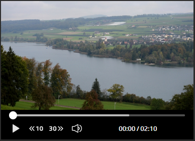 Une vidéo avec vue sur un lac.